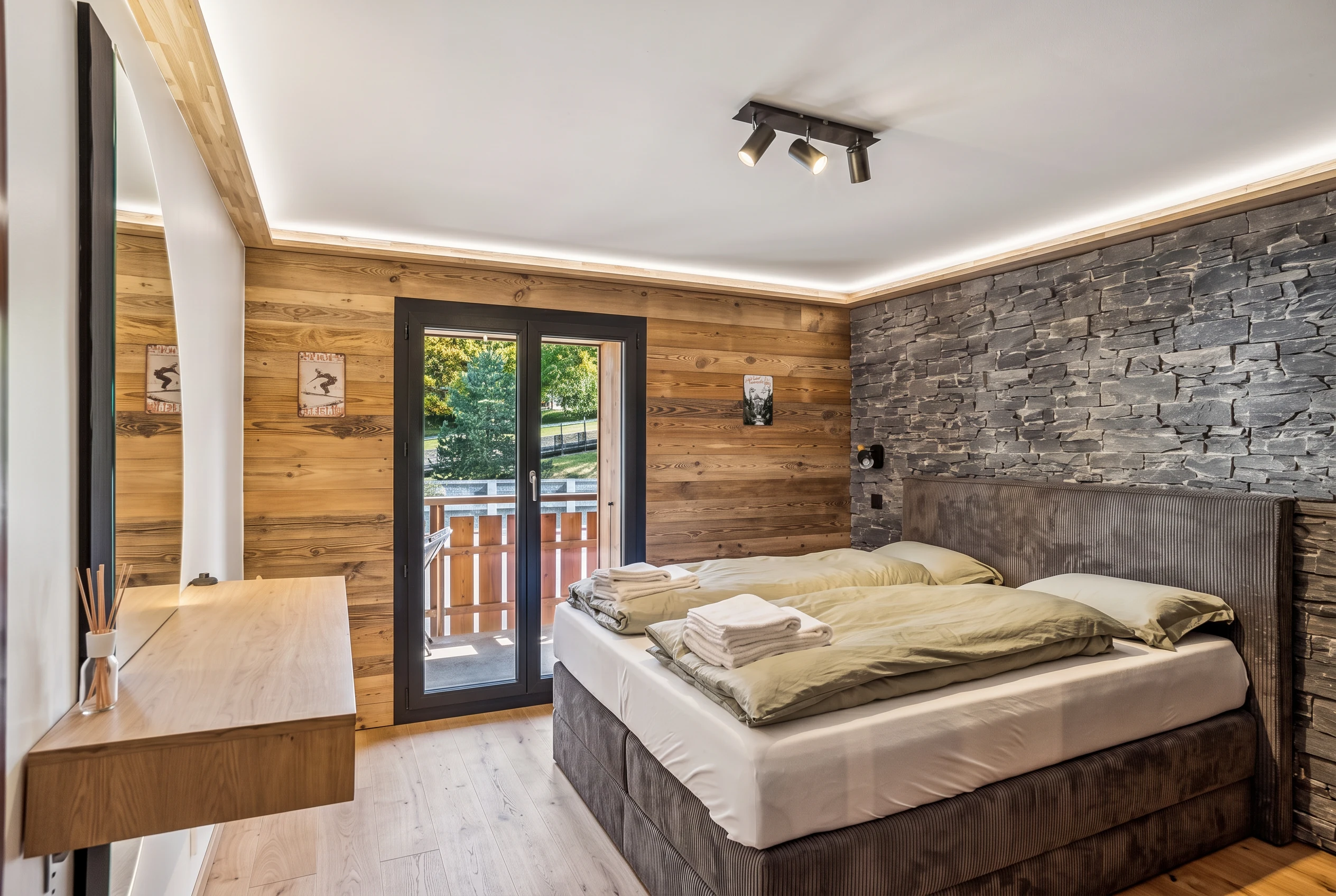 Chambre avec accès au balcon