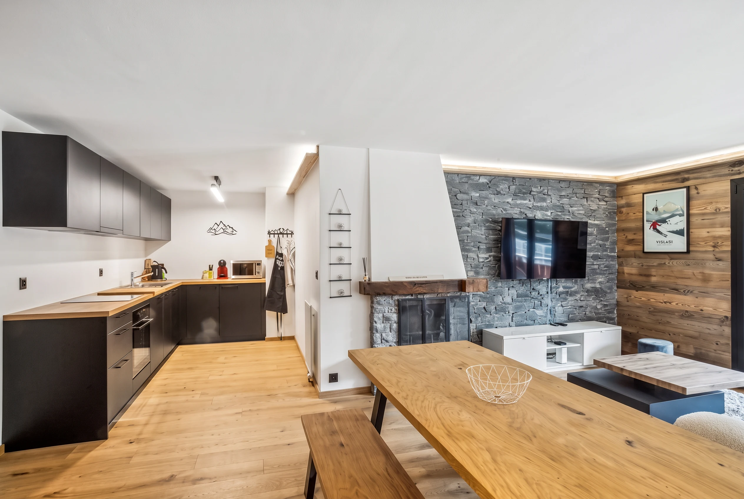 Cuisine ouverte et salle à manger